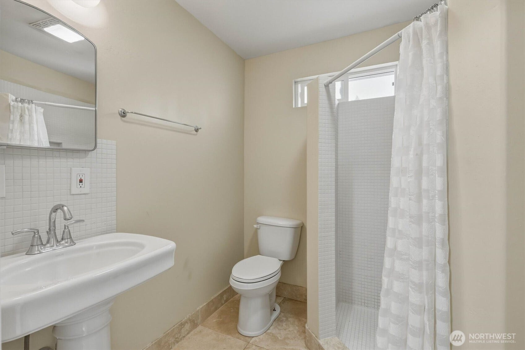 1002 N 10th Avenue, Kelso, WA 98626