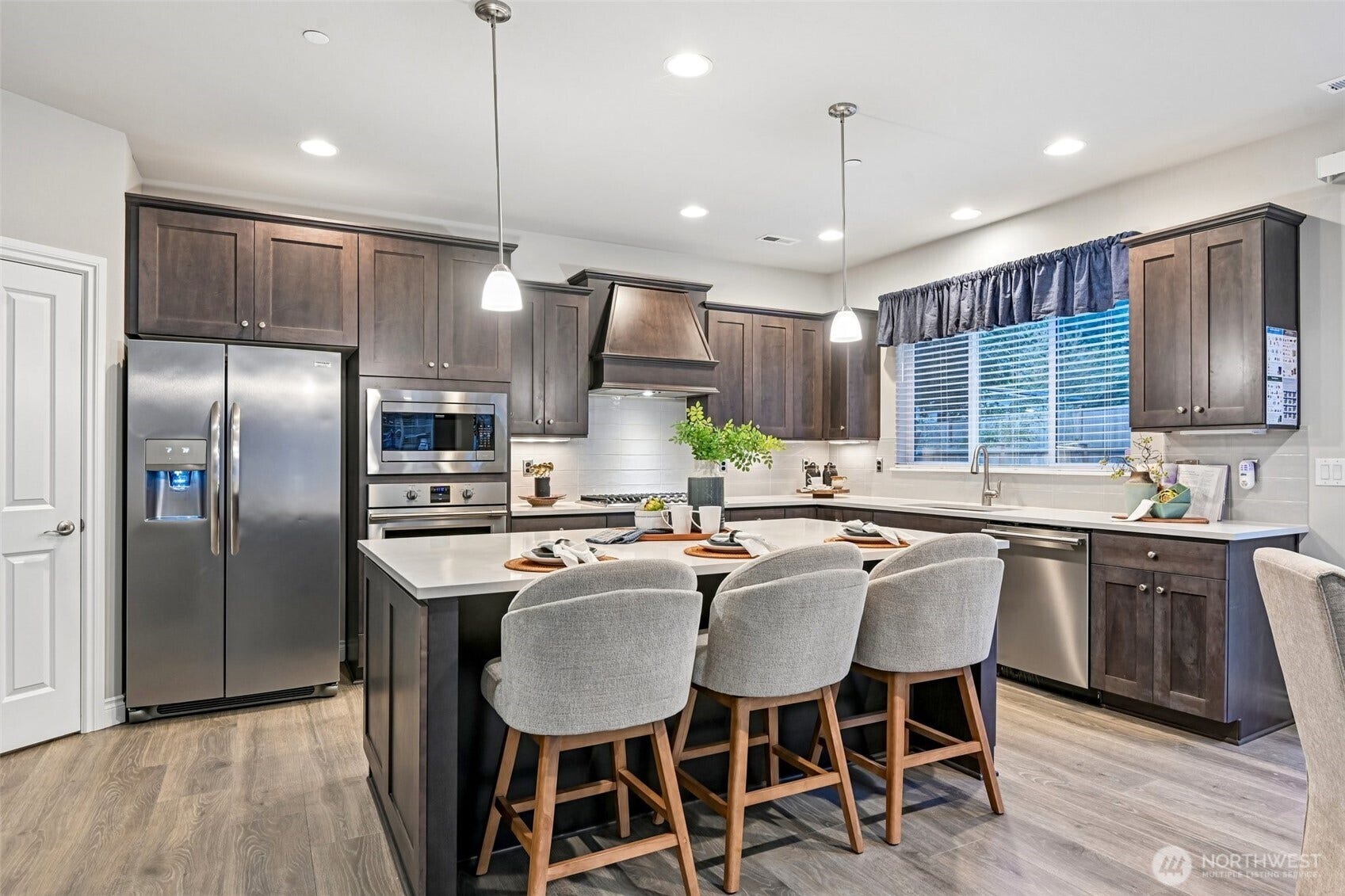 6414 SE 5th Place, Renton, WA 98059 6414 SE 5th Place, Renton, WA 98059