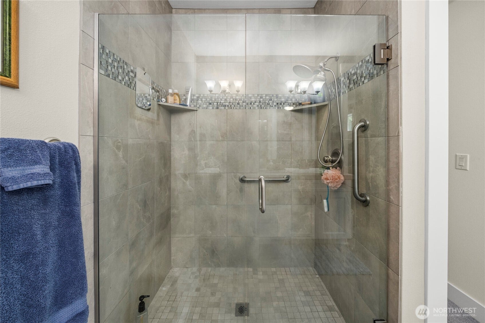 3413 Fox Court, Gig Harbor, WA 98335 Large tiled shower.