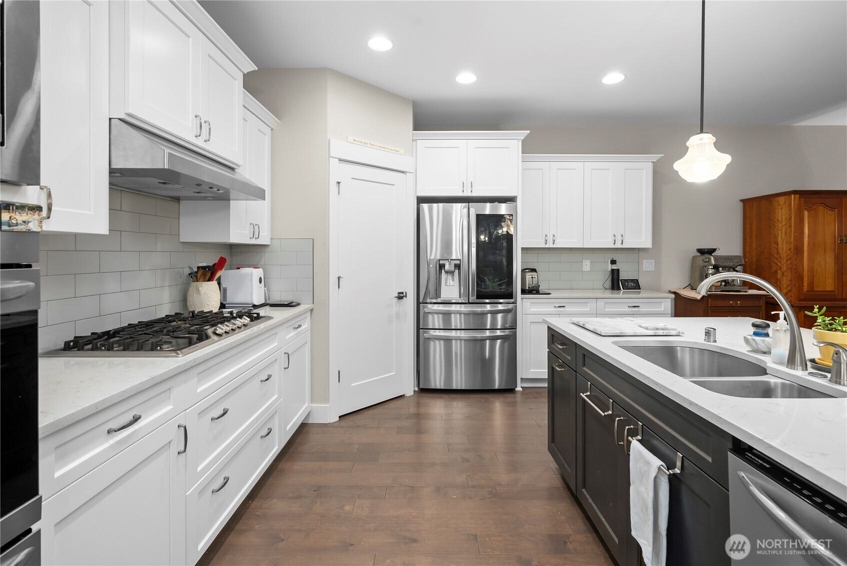 3413 Fox Court, Gig Harbor, WA 98335 Plenty of room to have all the cooks in the kitchen at the same time.