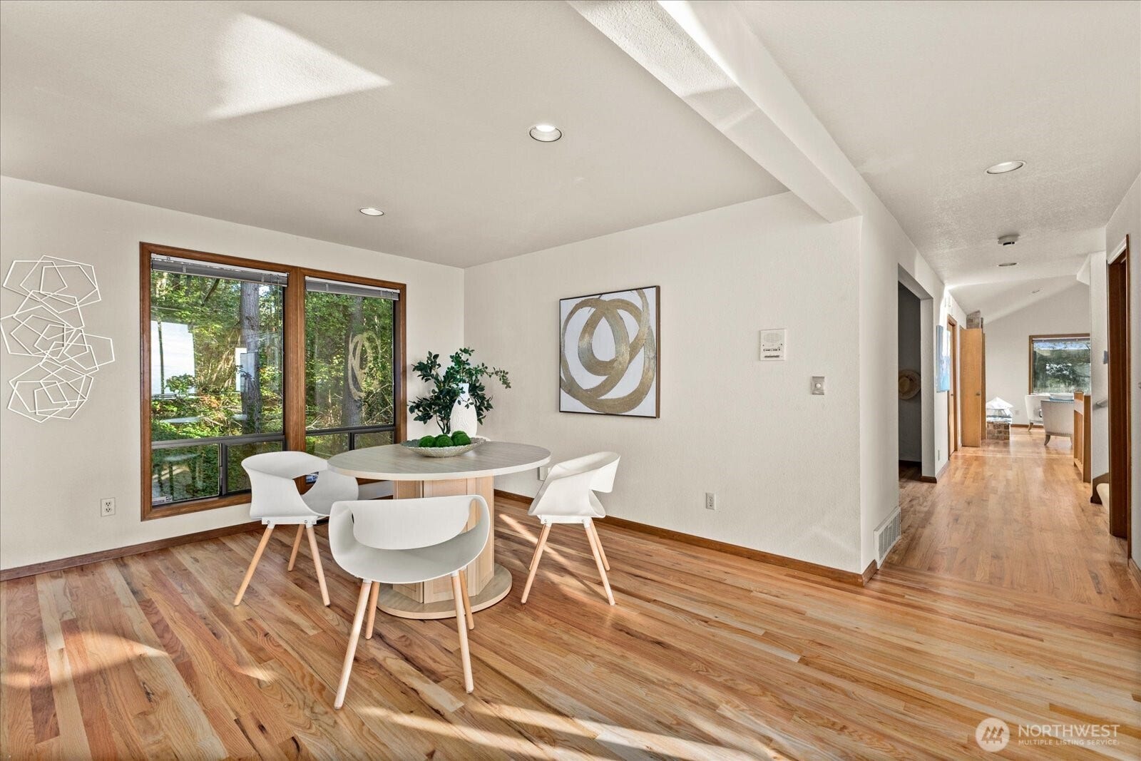 Dining Nook1