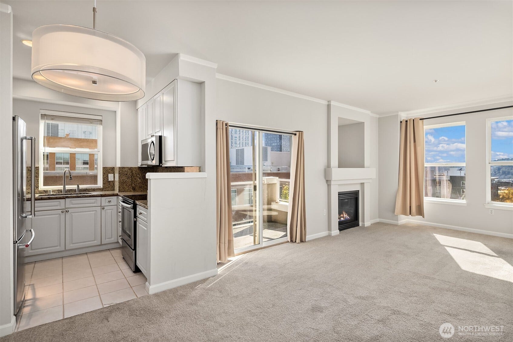 4343 Roosevelt Way NE, #601, Seattle, WA 98105 4343 Roosevelt Way NE, #601, Seattle, WA 98105