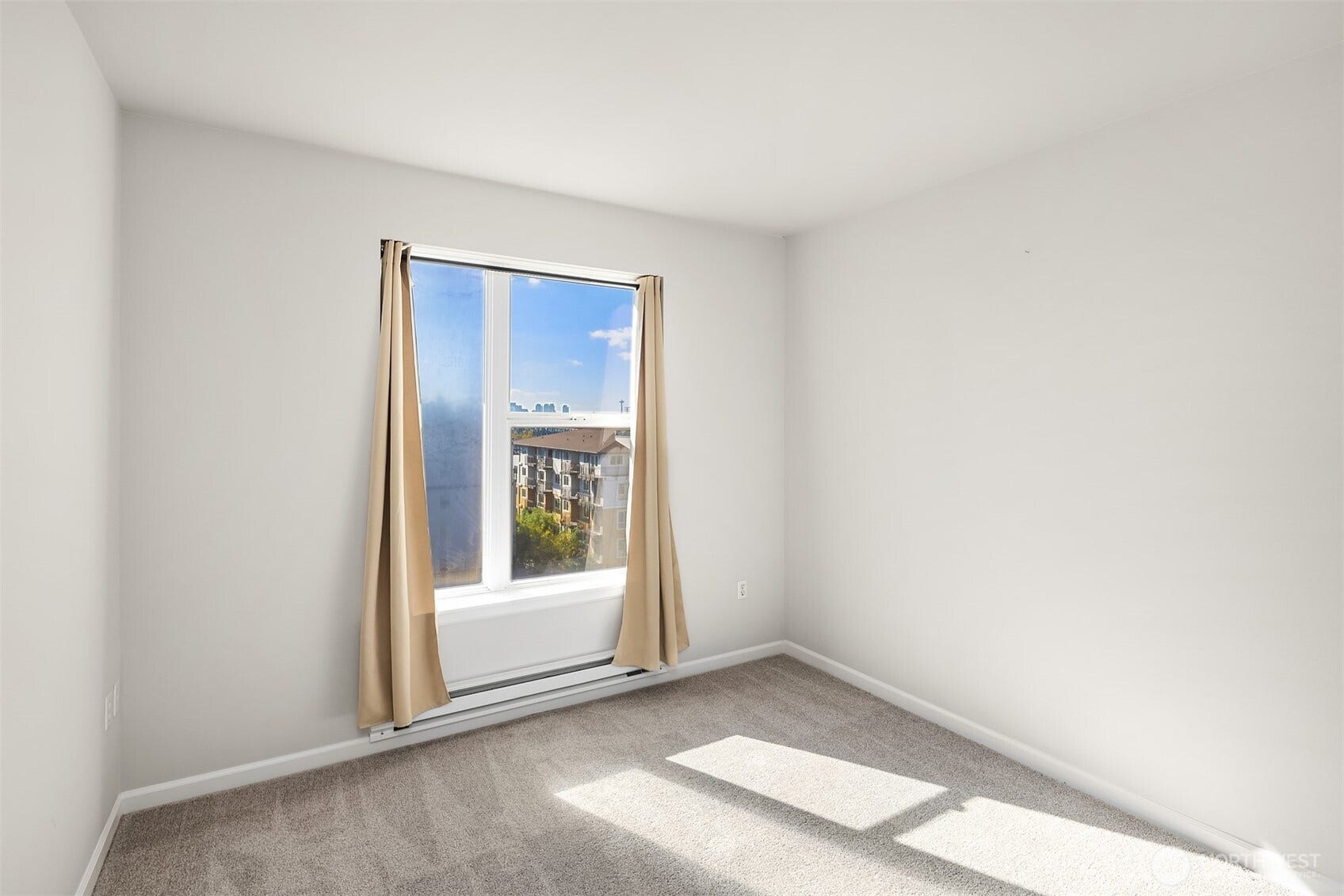 4343 Roosevelt Way NE, #601, Seattle, WA 98105 4343 Roosevelt Way NE, #601, Seattle, WA 98105