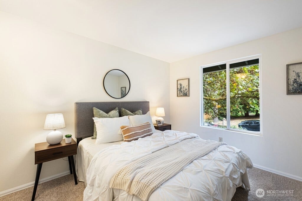 16817 NE 91st Street, Redmond, WA 98052 Spacious bedrooms with newer light fixtures and closet organizers