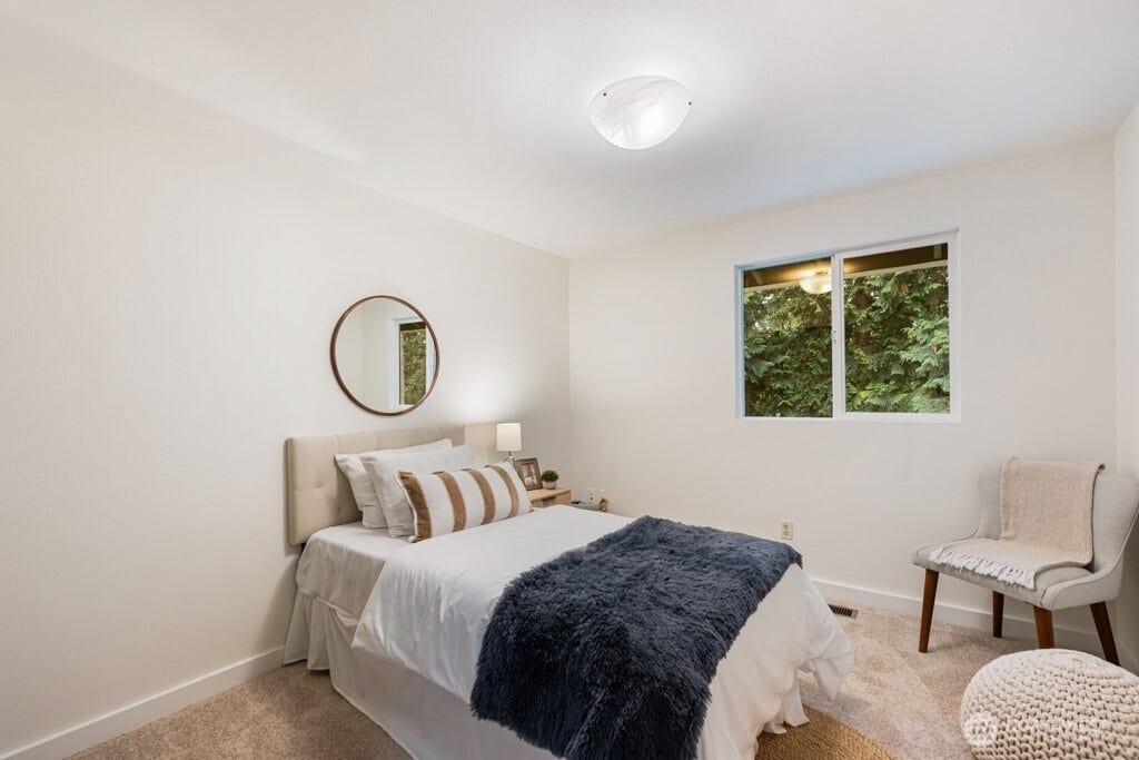 16817 NE 91st Street, Redmond, WA 98052 16817 NE 91st Street, Redmond, WA 98052