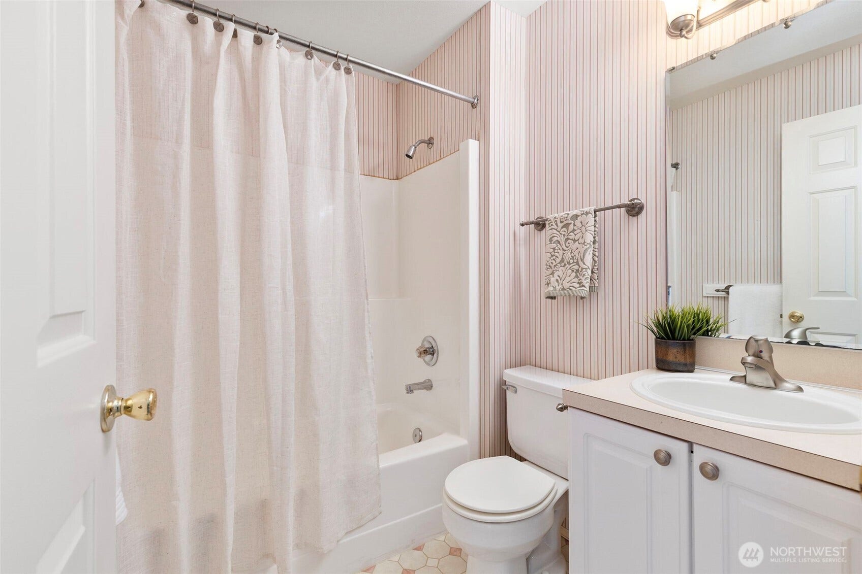 8157 Cottage Place NE, Bremerton, WA 98311