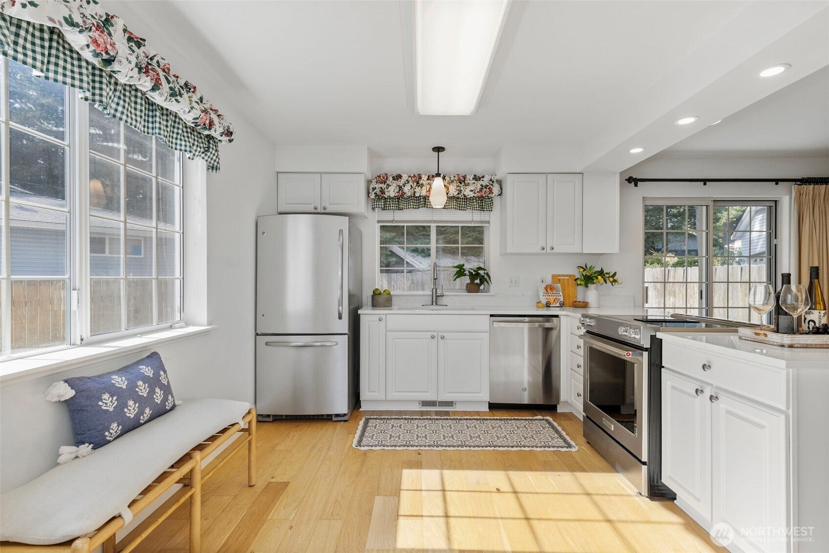 8157 Cottage Place NE, Bremerton, WA 98311