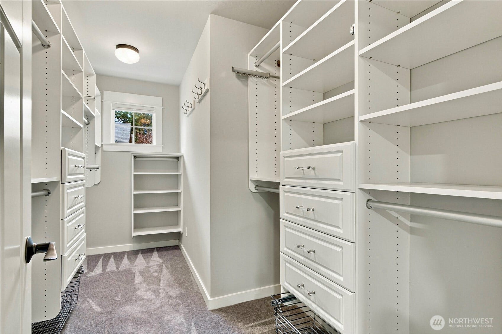 208 107th Place SE, Bellevue, WA 98004 208 107th Place SE, Bellevue, WA 98004