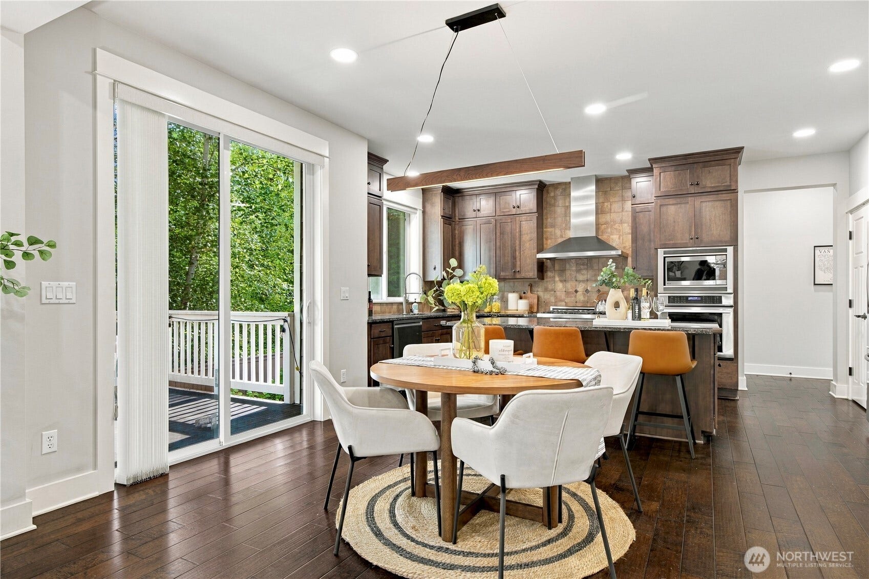 208 107th Place SE, Bellevue, WA 98004 208 107th Place SE, Bellevue, WA 98004