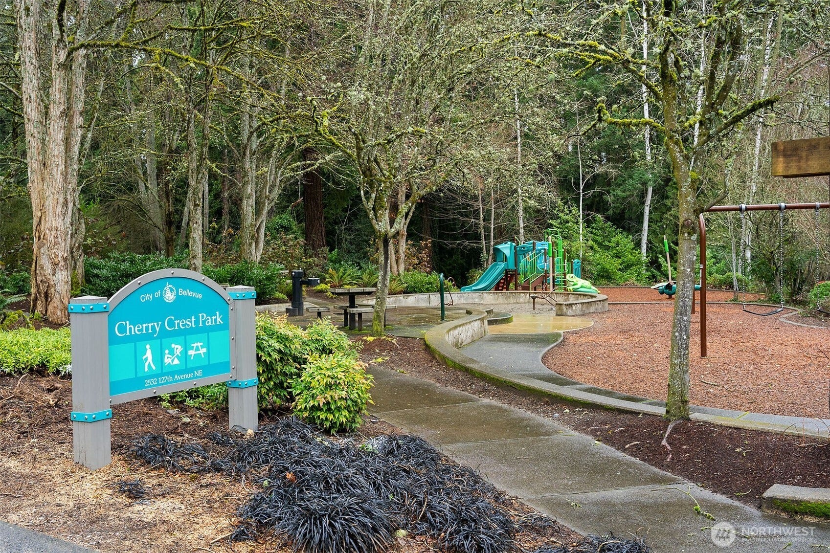 A few blocks to nearby Cherry Crest Neighborhood Park!