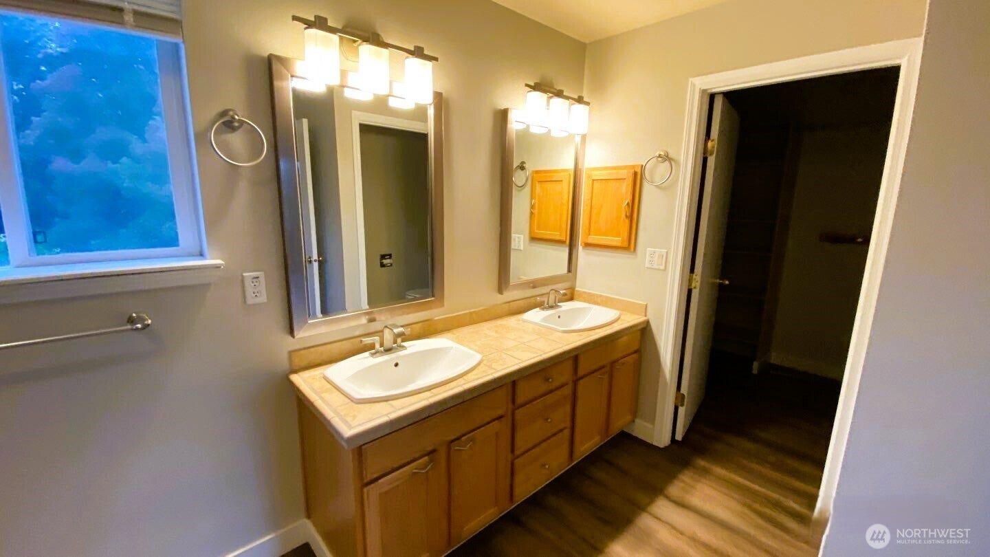1116 Williams Street NW, Orting, WA 98360 1116 Williams Street NW, Orting, WA 98360
