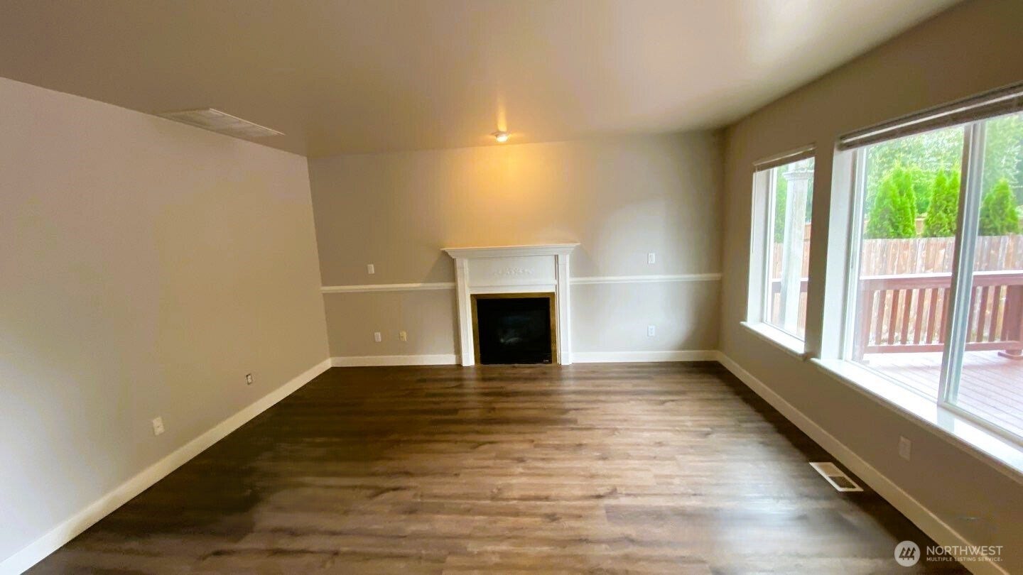1116 Williams Street NW, Orting, WA 98360 1116 Williams Street NW, Orting, WA 98360