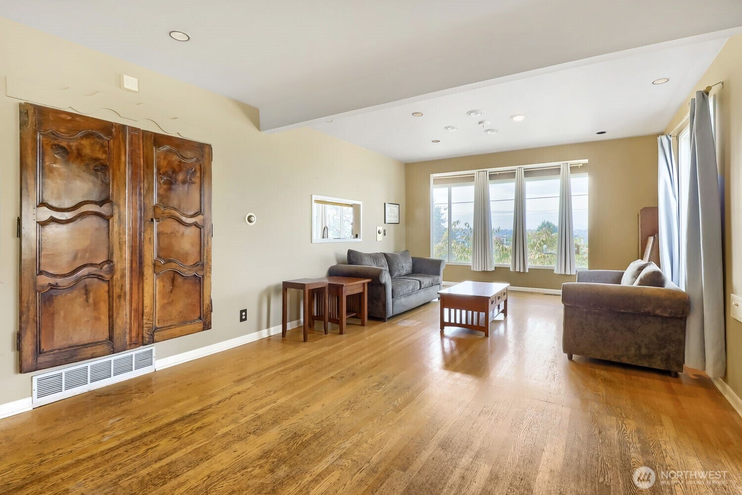 803 NE 72nd Street, Seattle, WA 98115