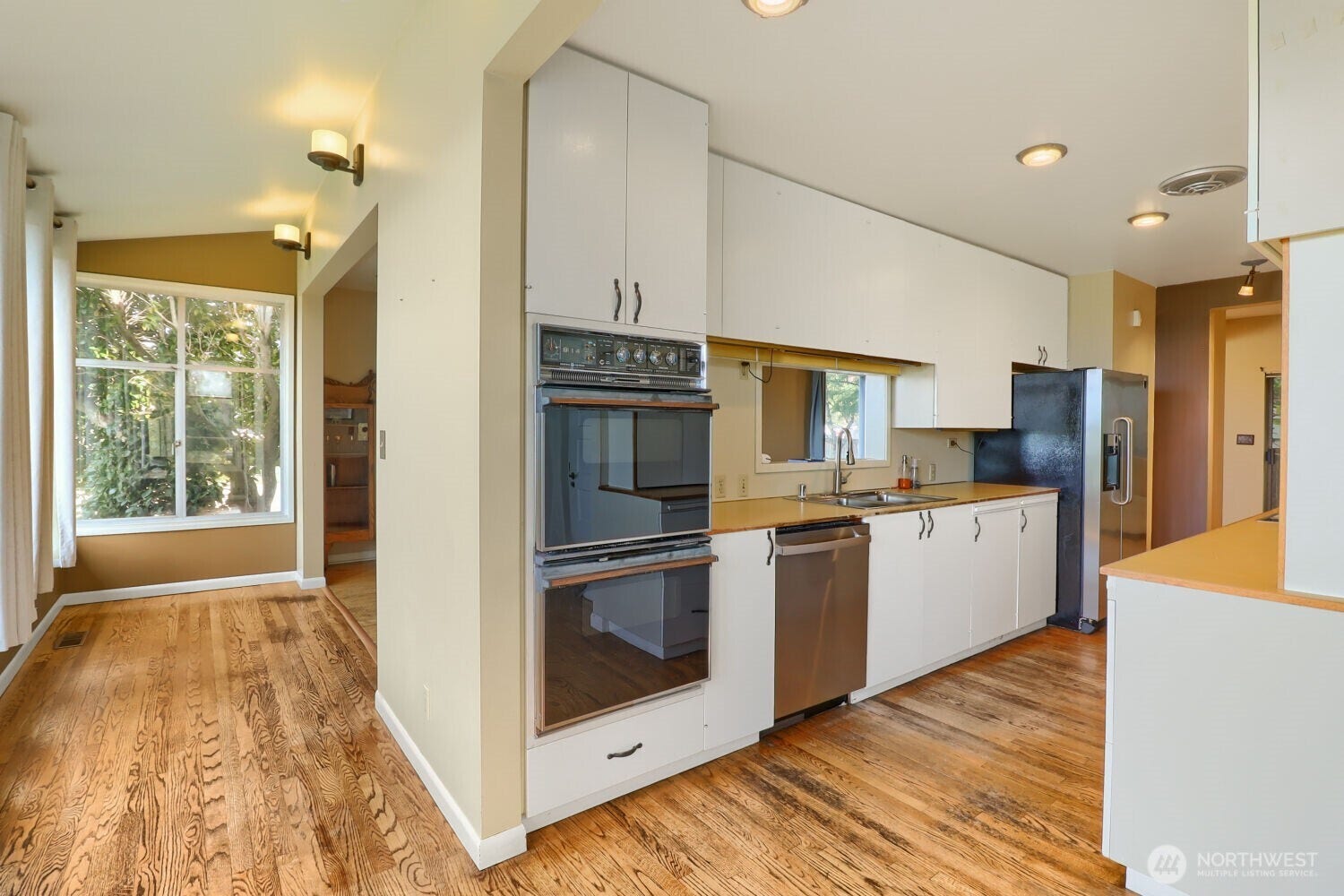 803 NE 72nd Street, Seattle, WA 98115