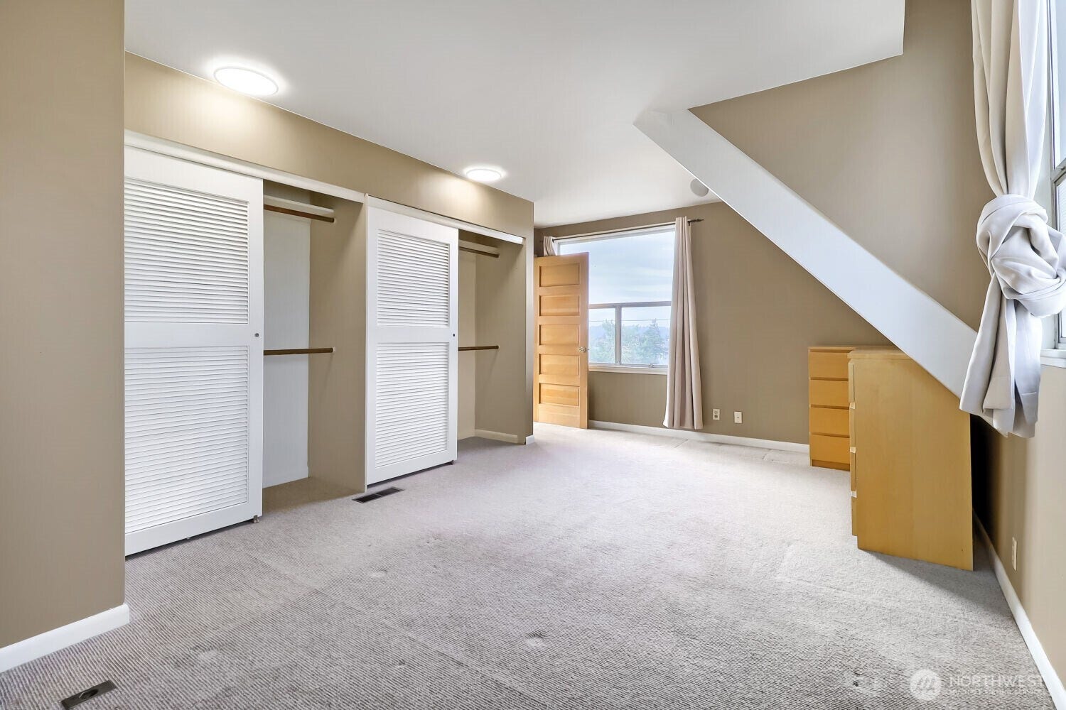 803 NE 72nd Street, Seattle, WA 98115