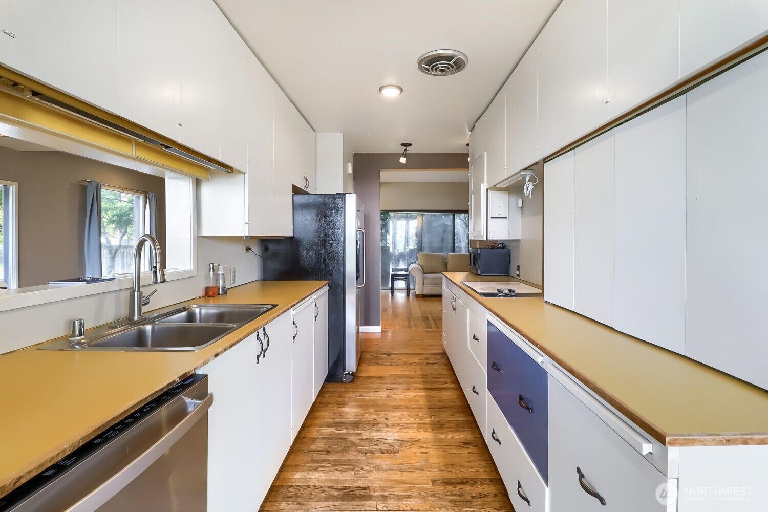 803 NE 72nd Street, Seattle, WA 98115