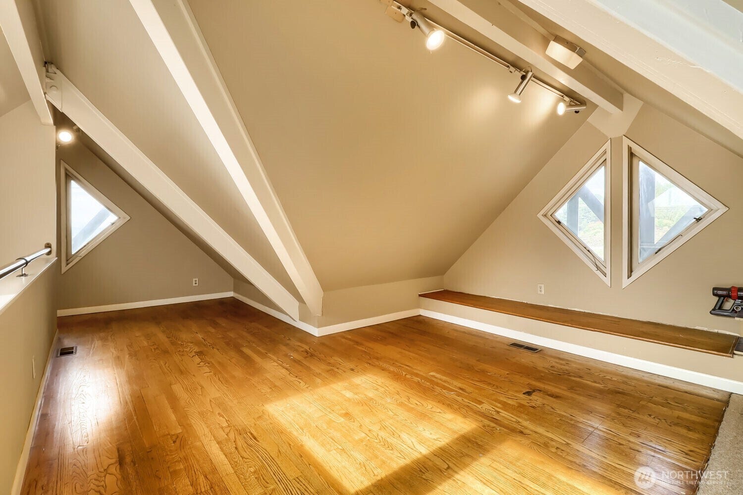 803 NE 72nd Street, Seattle, WA 98115