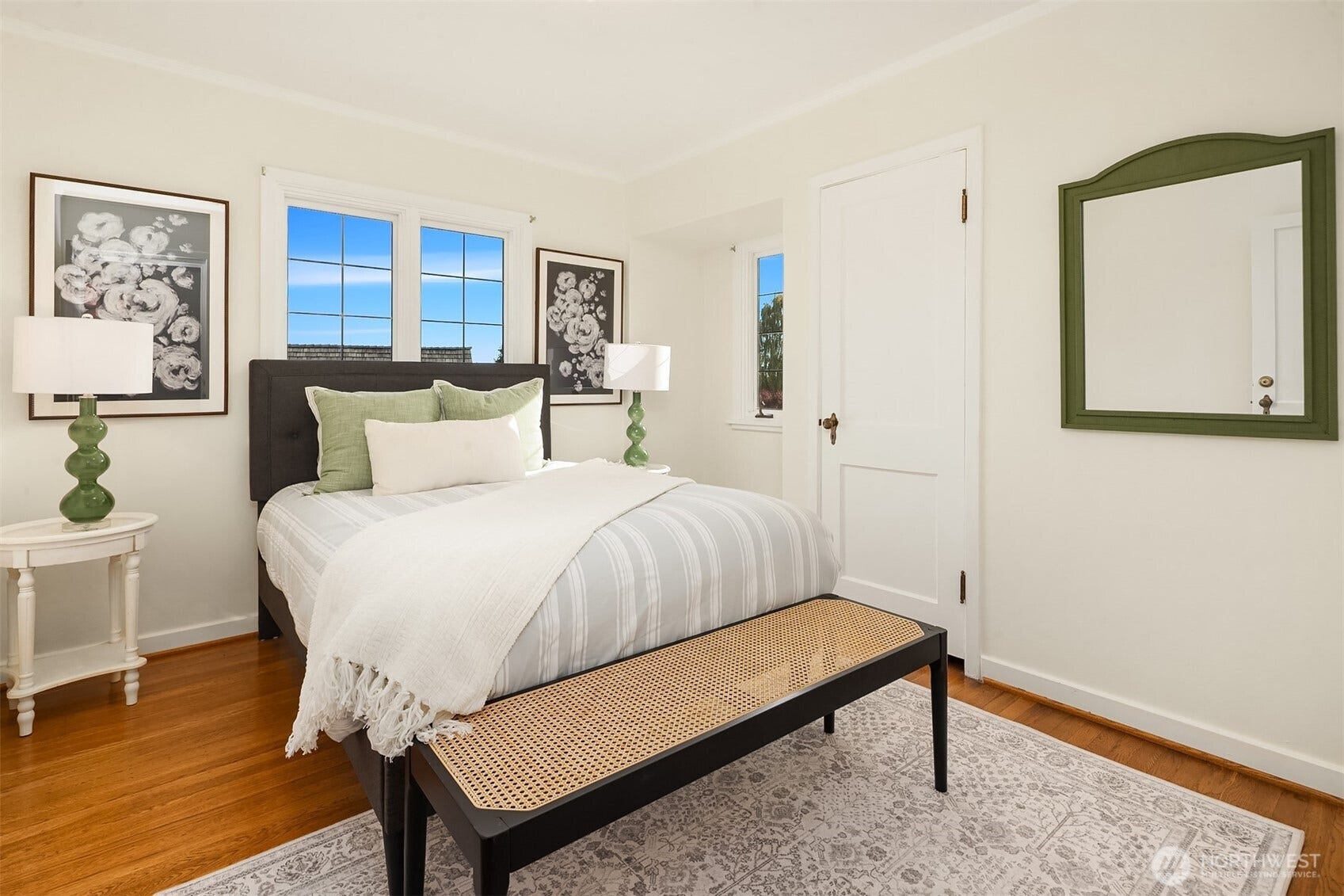 3938 NE Belvoir Place, Seattle, WA 98105 3938 NE Belvoir Place, Seattle, WA 98105
