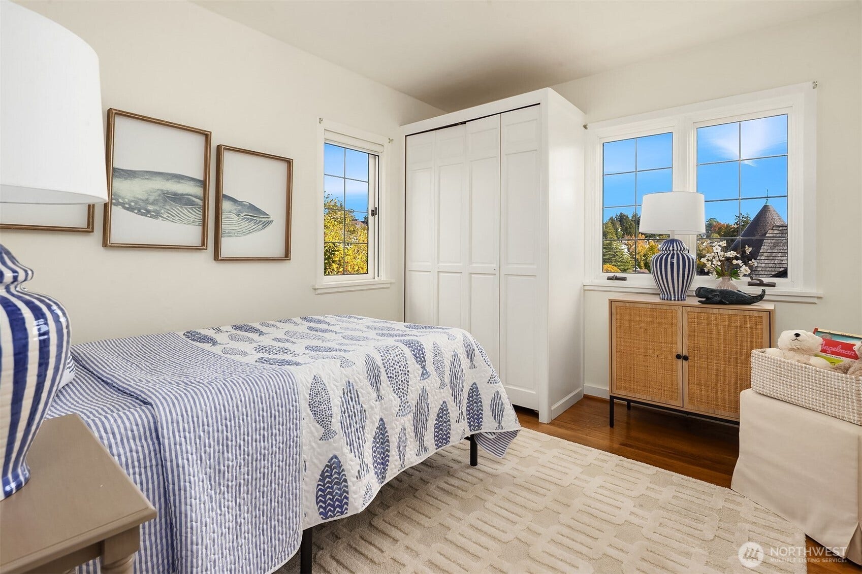 3938 NE Belvoir Place, Seattle, WA 98105 3938 NE Belvoir Place, Seattle, WA 98105