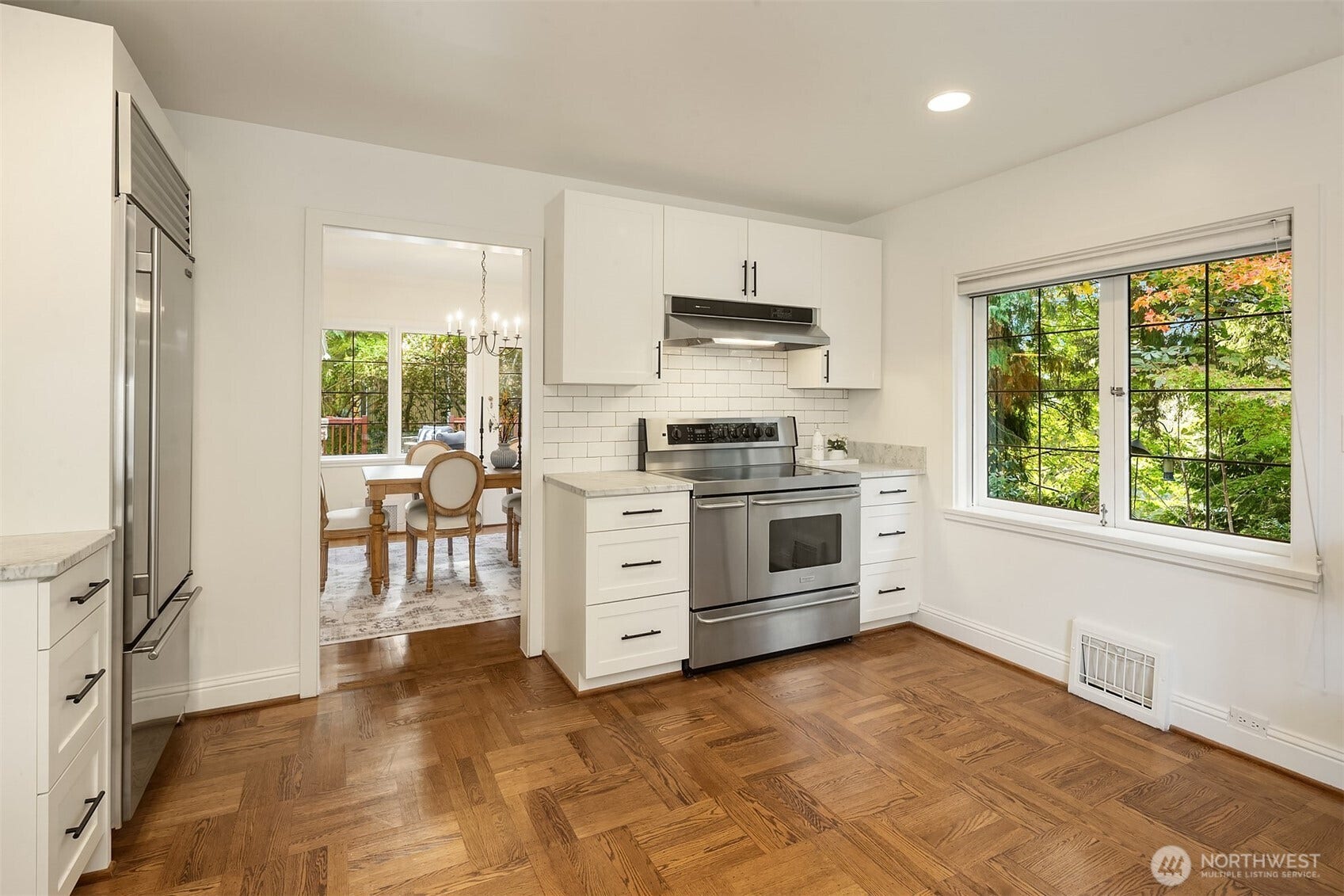 3938 NE Belvoir Place, Seattle, WA 98105 3938 NE Belvoir Place, Seattle, WA 98105