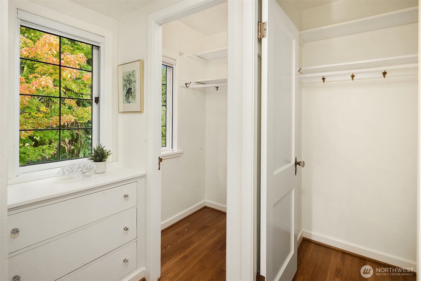 3938 NE Belvoir Place, Seattle, WA 98105 3938 NE Belvoir Place, Seattle, WA 98105