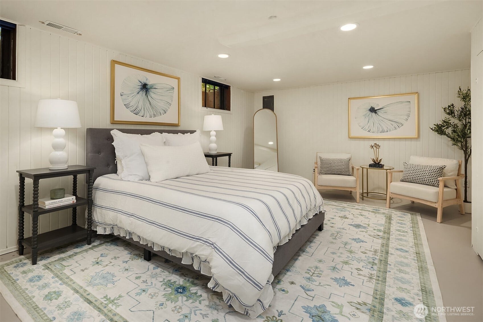 3938 NE Belvoir Place, Seattle, WA 98105 3938 NE Belvoir Place, Seattle, WA 98105