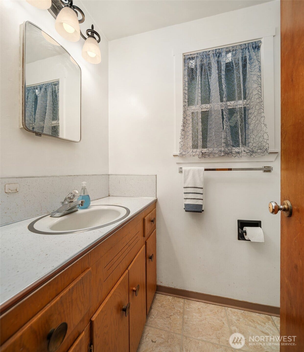 31330 11th Place S, Federal Way, WA 98003 31330 11th Place S, Federal Way, WA 98003