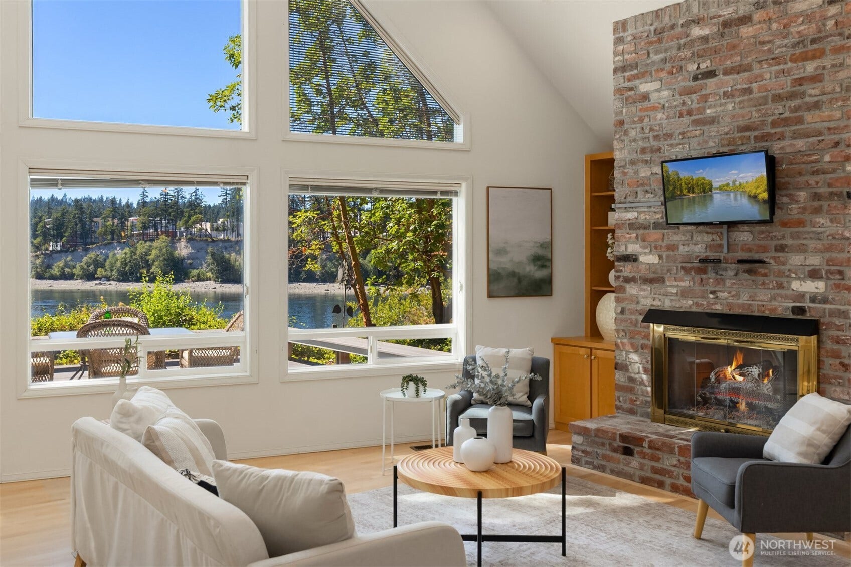 16273 Reitan Road NE, Bainbridge Island, WA 98110 16273 Reitan Road NE, Bainbridge Island, WA 98110