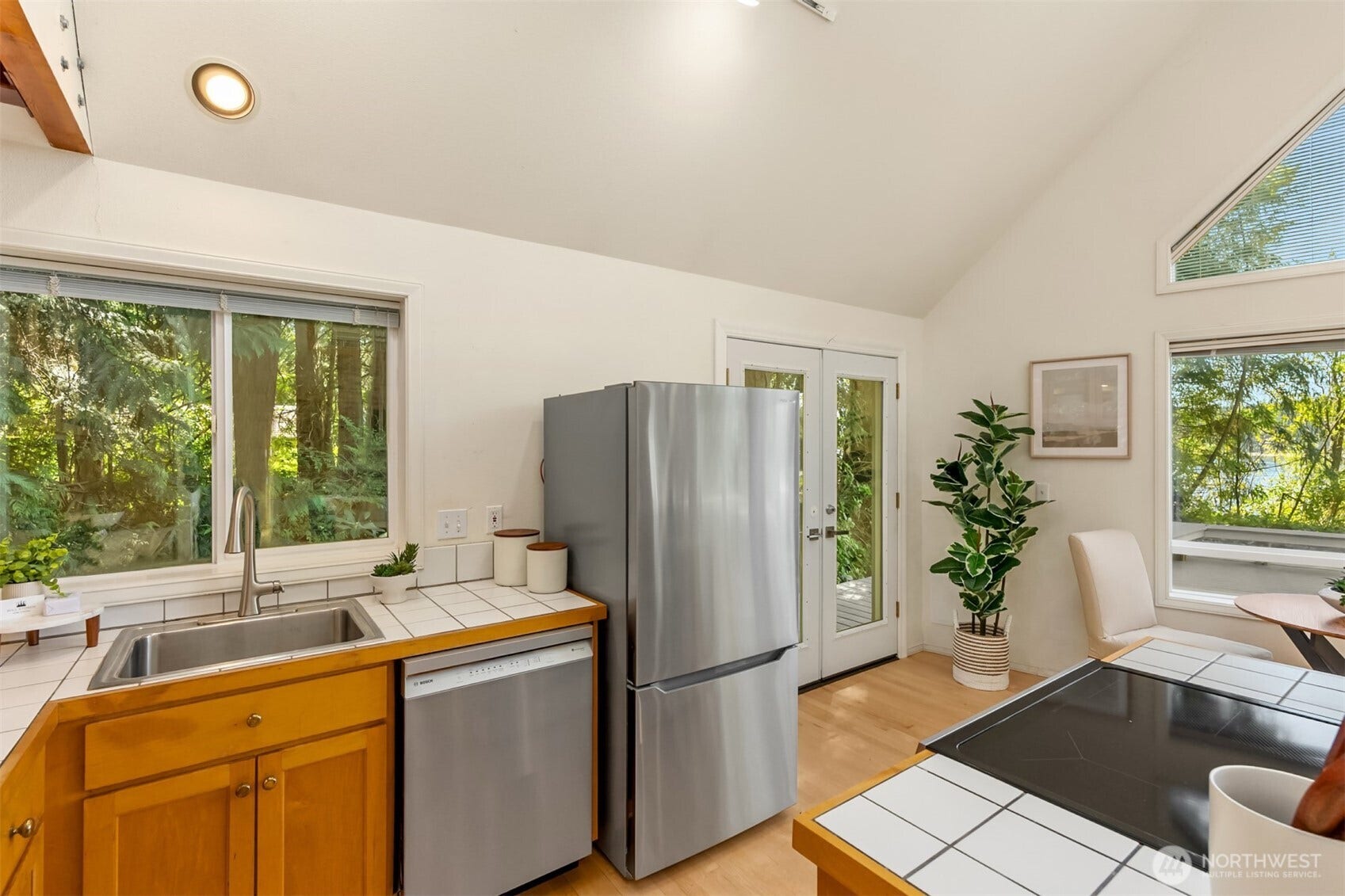 16273 Reitan Road NE, Bainbridge Island, WA 98110 16273 Reitan Road NE, Bainbridge Island, WA 98110