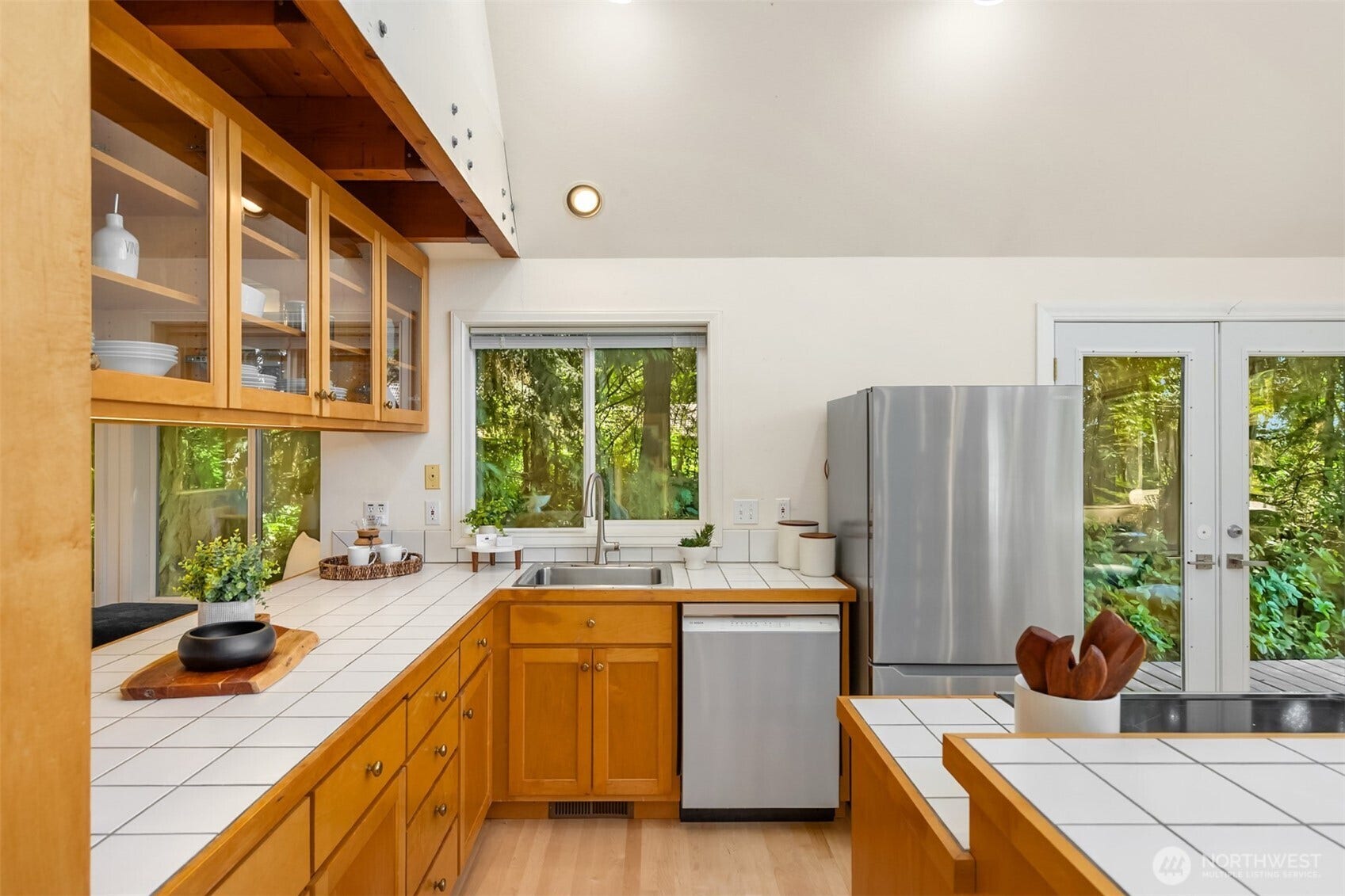 16273 Reitan Road NE, Bainbridge Island, WA 98110 16273 Reitan Road NE, Bainbridge Island, WA 98110