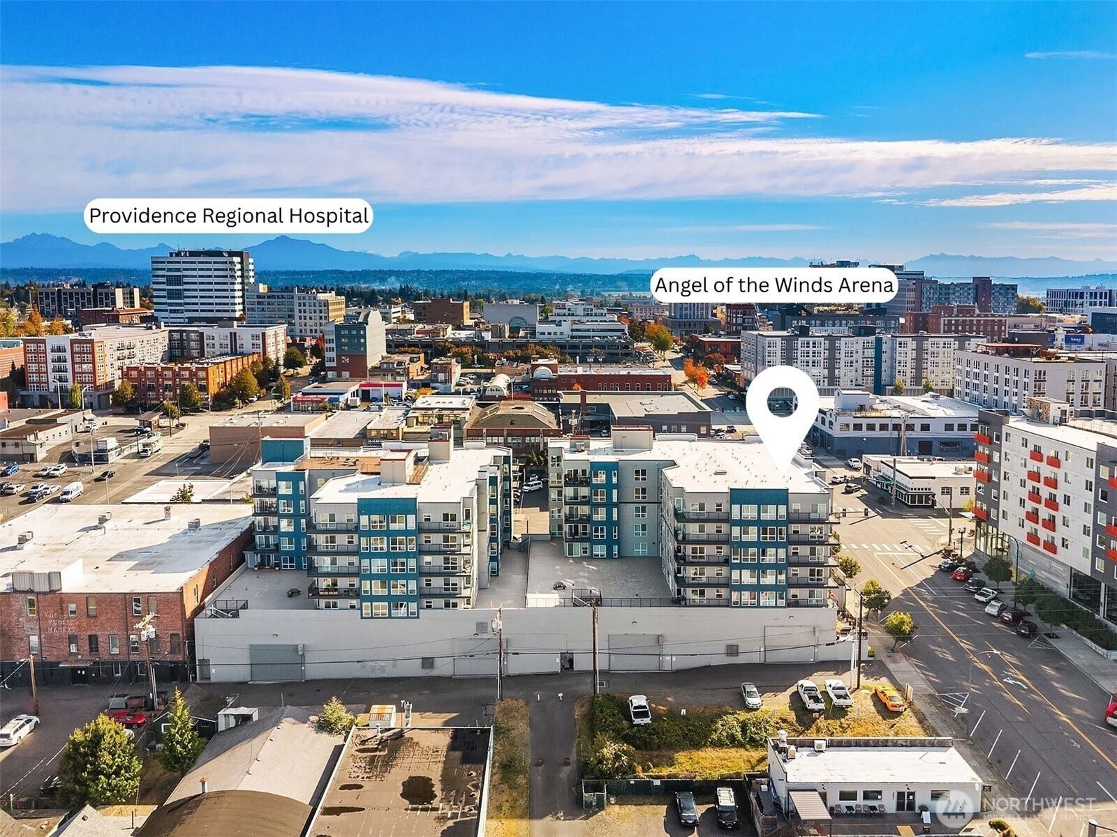 Ideally located near Everetts waterfront, Grand Avenue Park, restaurants, shops, cafs and downtown entertainment, with convenient access to Providence, Naval Station Everett, Boeing, I-5 and transit.