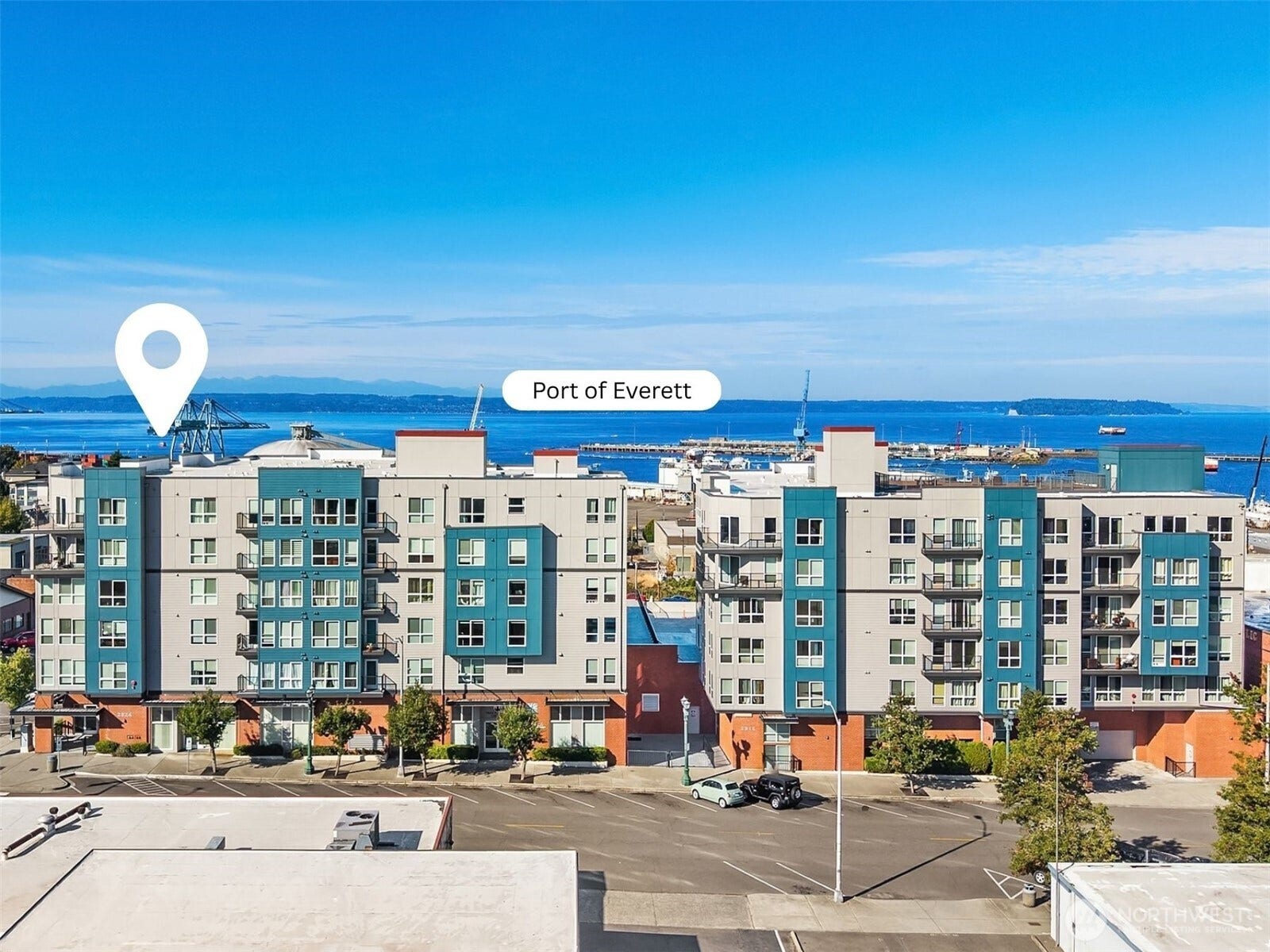 Ideally located near Everetts waterfront, Grand Avenue Park, restaurants, shops, cafs and downtown entertainment, with convenient access to Providence, Naval Station Everett, Boeing, I-5 and transit.