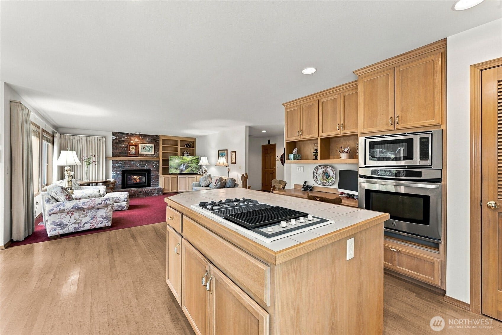 2641 Thornhill Road, Puyallup, WA 98374