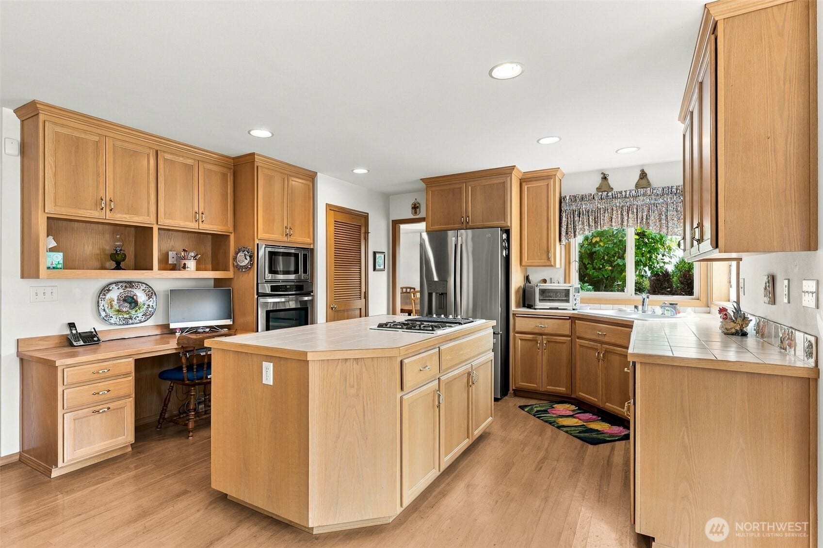 2641 Thornhill Road, Puyallup, WA 98374