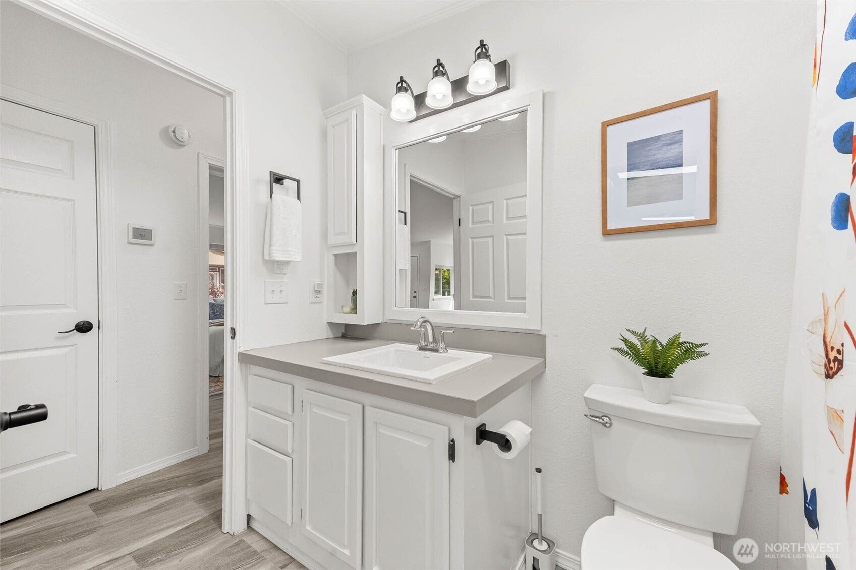5081 E Gray Sea Eagle Lane SW, Tumwater, WA 98512 Main bathroom