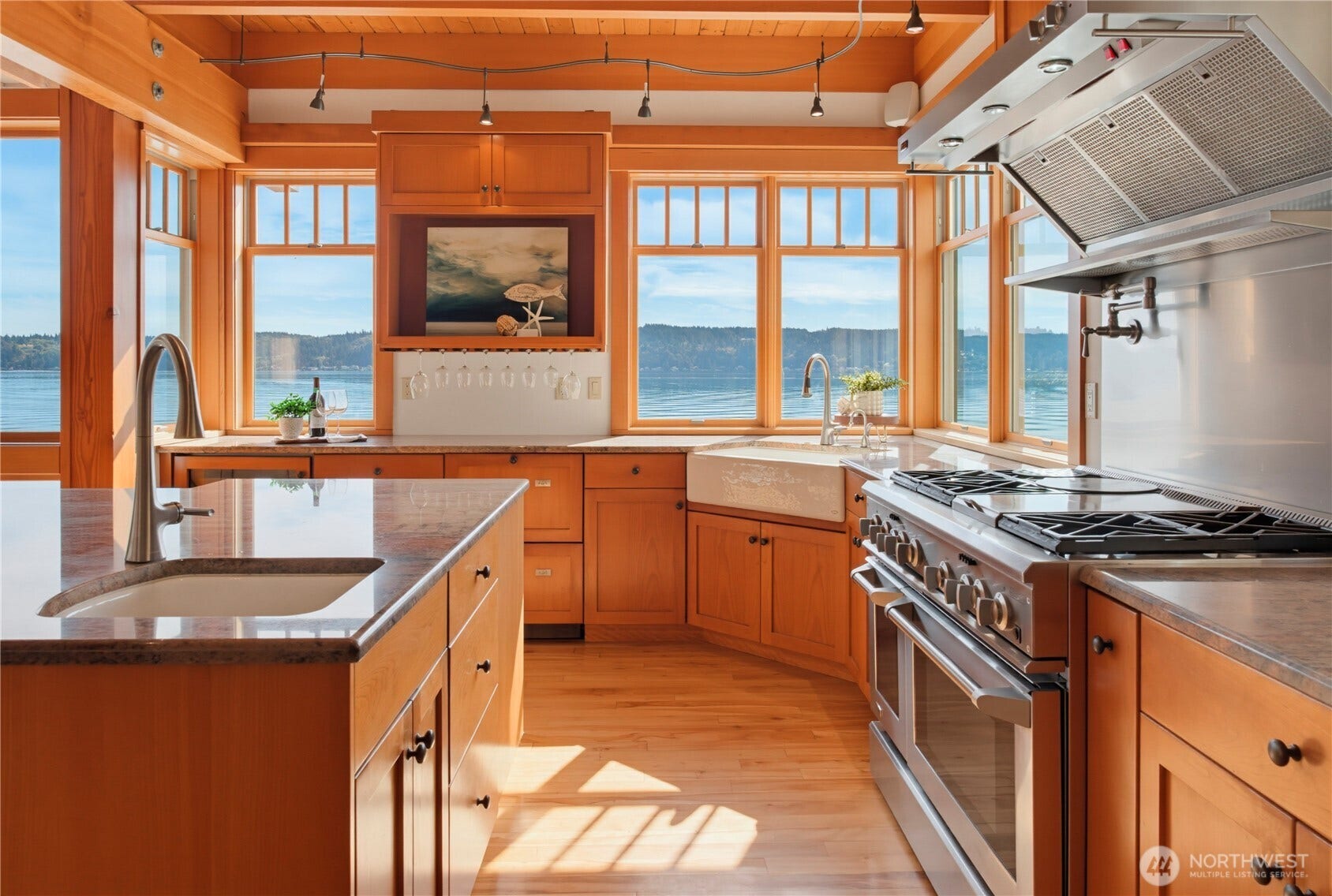 7241 NE North Shore Road, Belfair, WA 98528