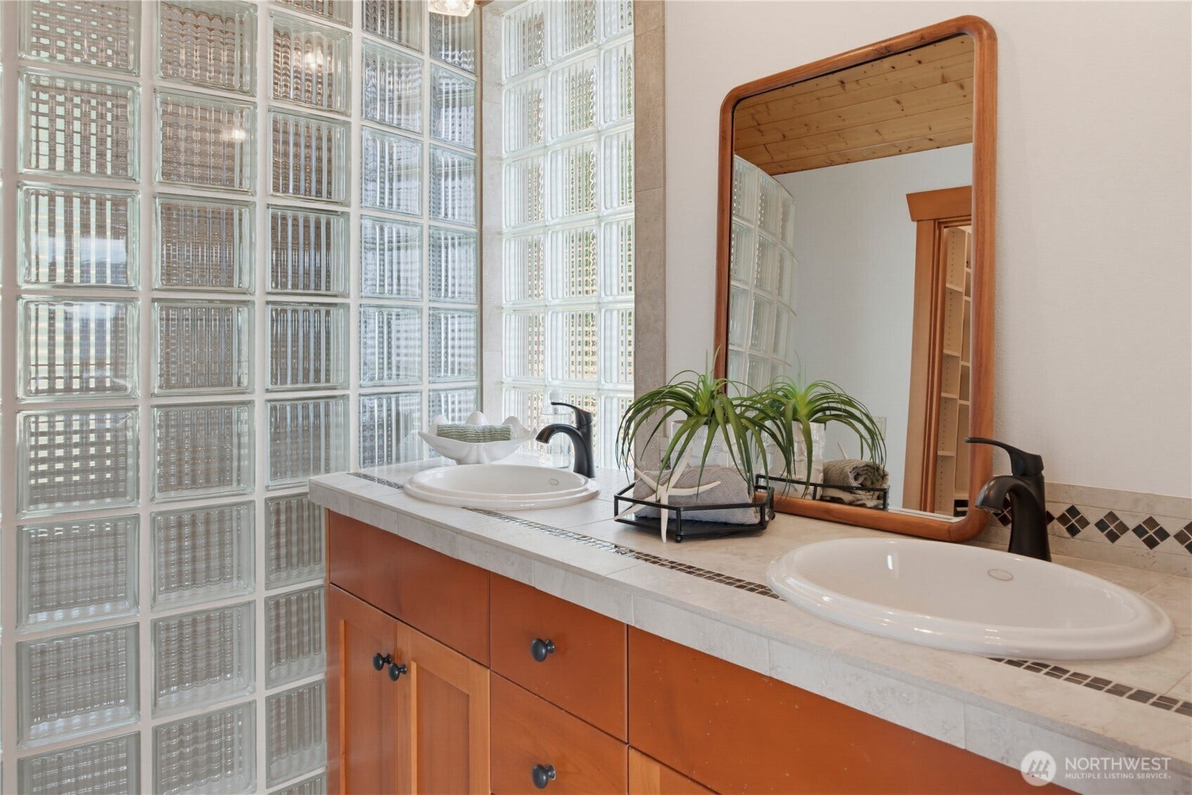 7241 NE North Shore Road, Belfair, WA 98528