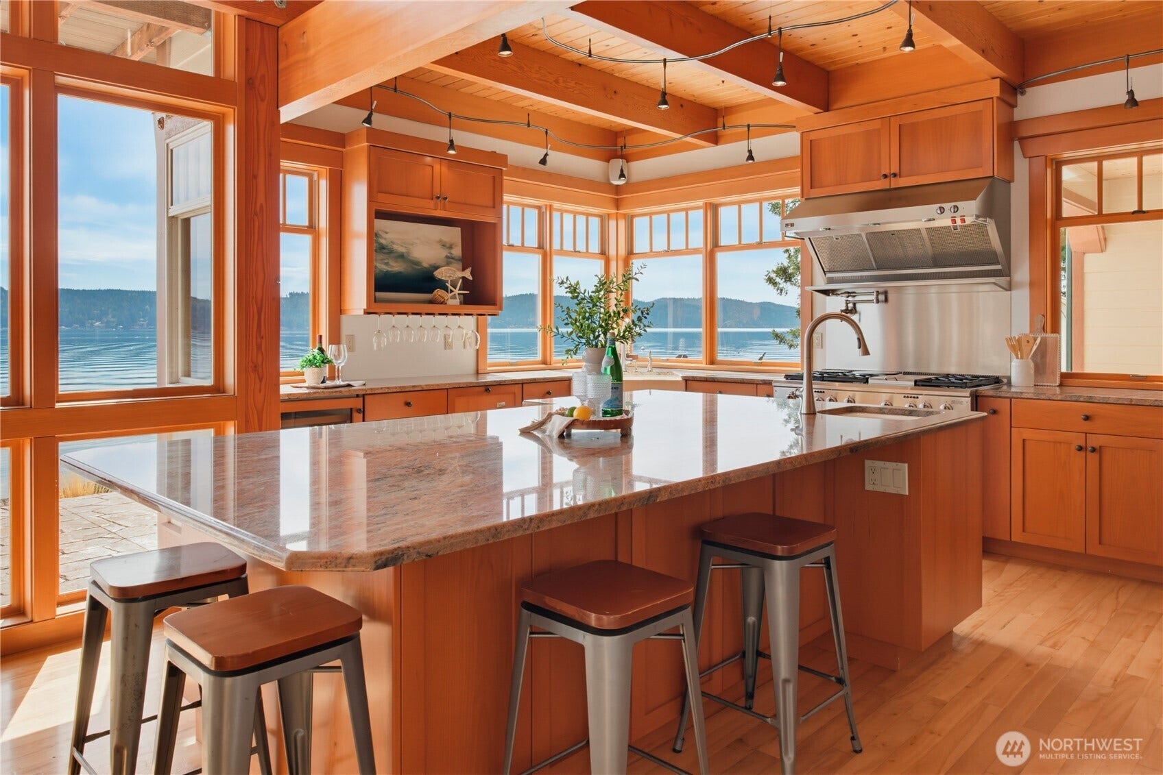 7241 NE North Shore Road, Belfair, WA 98528