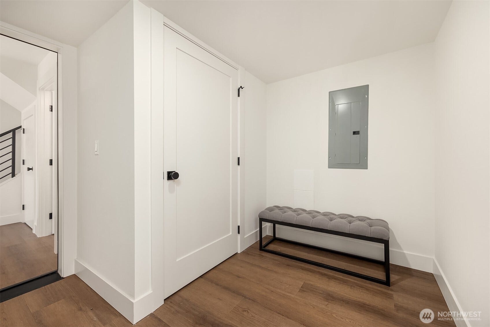 1502 N 100th Street, Seattle, WA 98133 Additional finished room for storage, home gym or office