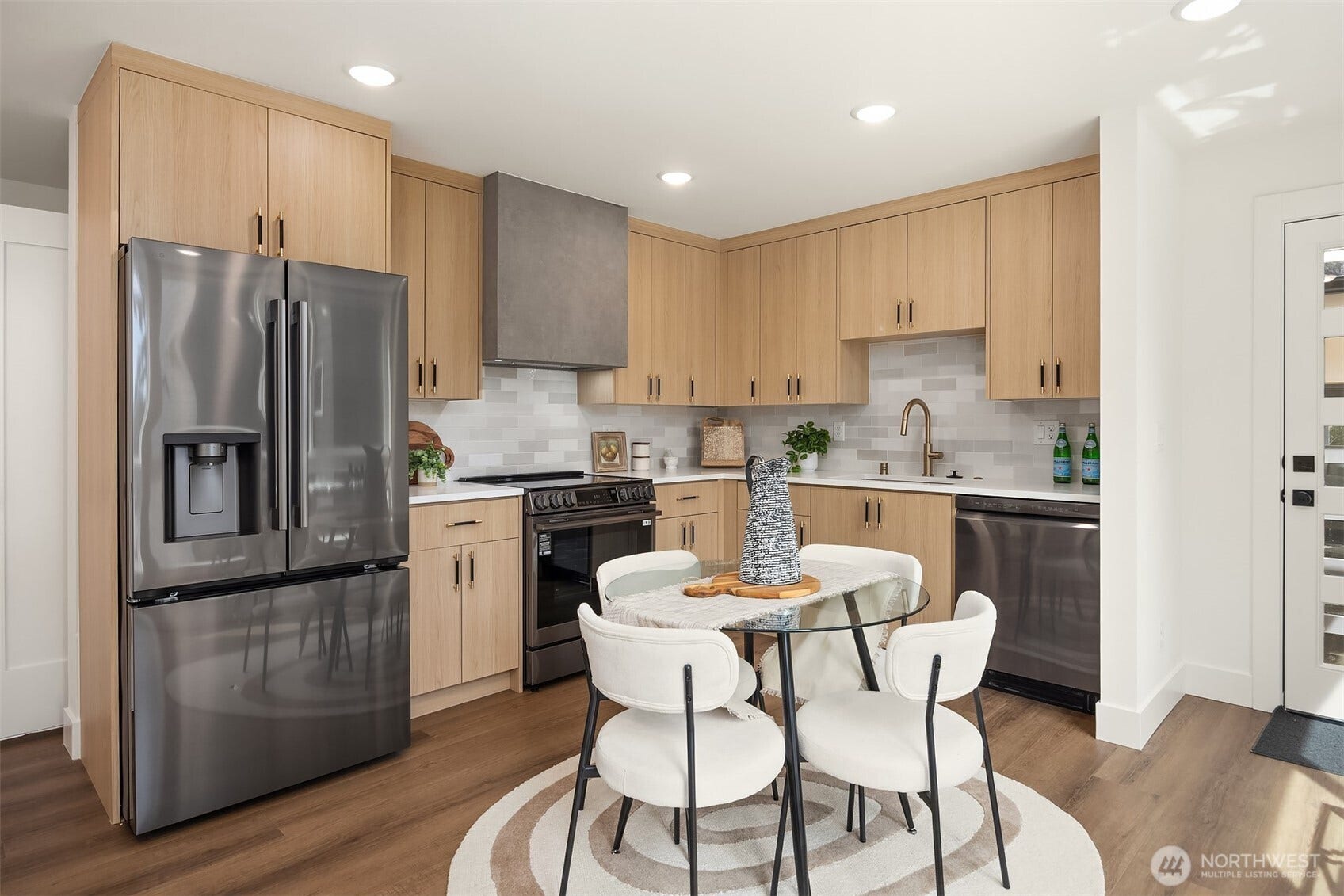1502 N 100th Street, Seattle, WA 98133 1502 N 100th Street, Seattle, WA 98133