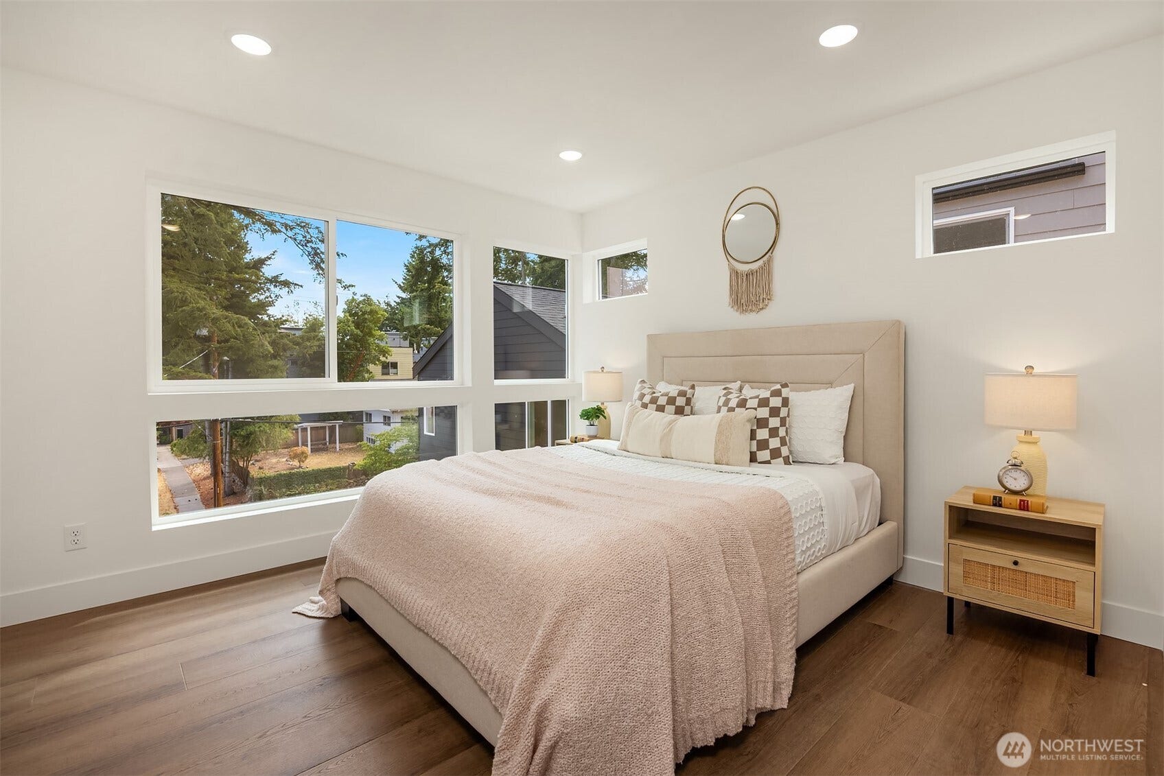 1502 N 100th Street, Seattle, WA 98133 1502 N 100th Street, Seattle, WA 98133