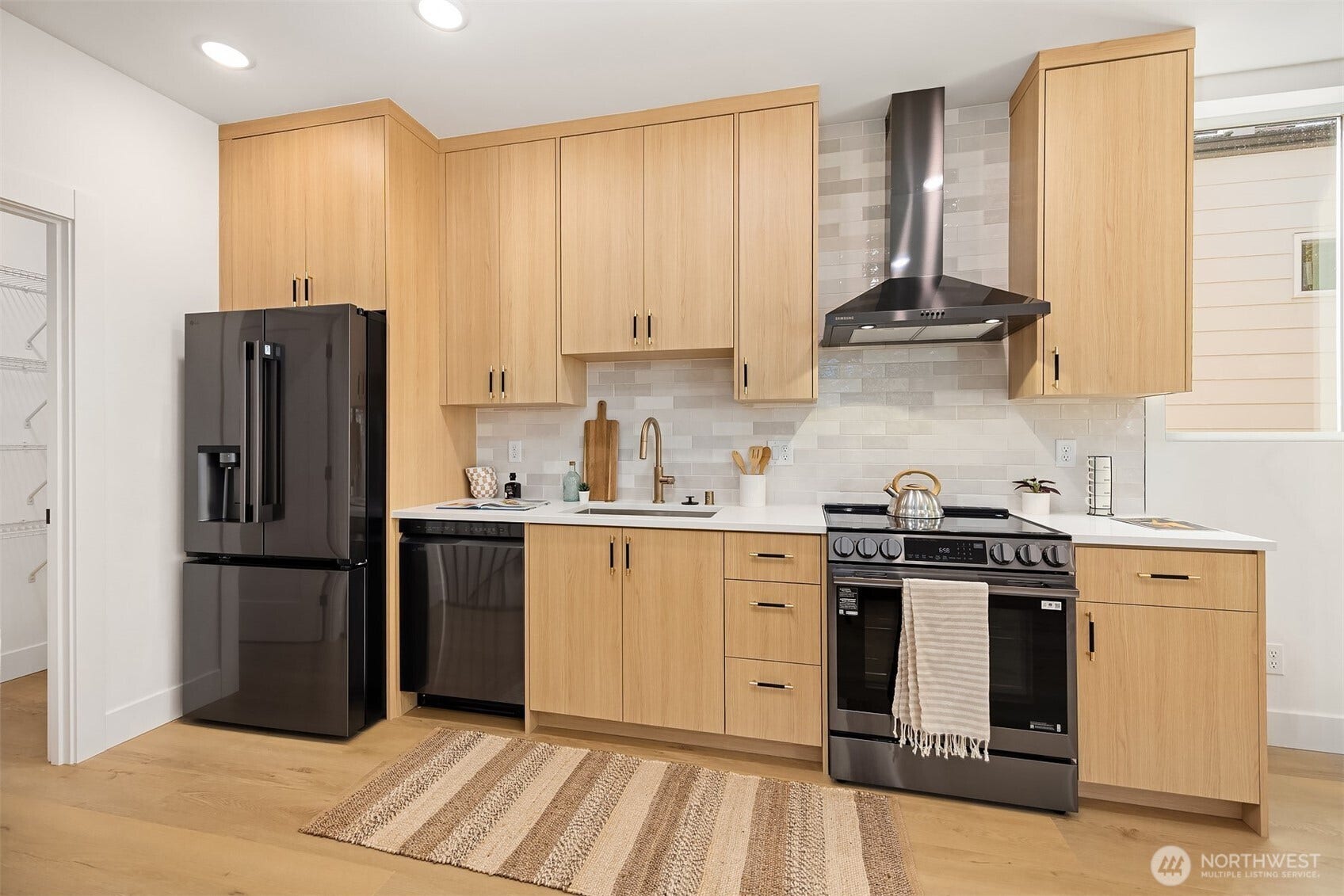 1504 N 100th Street, Seattle, WA 98133 1504 N 100th Street, Seattle, WA 98133