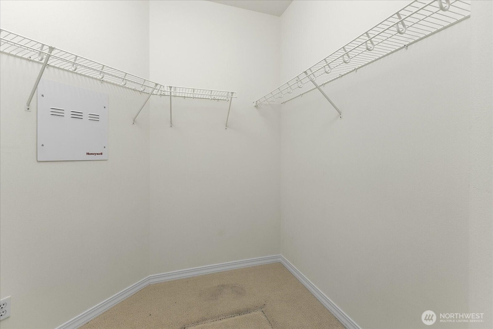 13233 239th Way NE, Redmond, WA 98053 The walk in closet