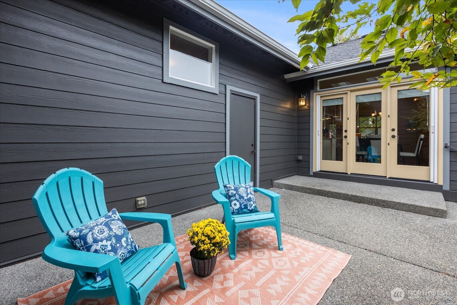 13233 239th Way NE, Redmond, WA 98053 An ample size patio area wih plantings and a tree for shade in the summer. Private and fenced.
