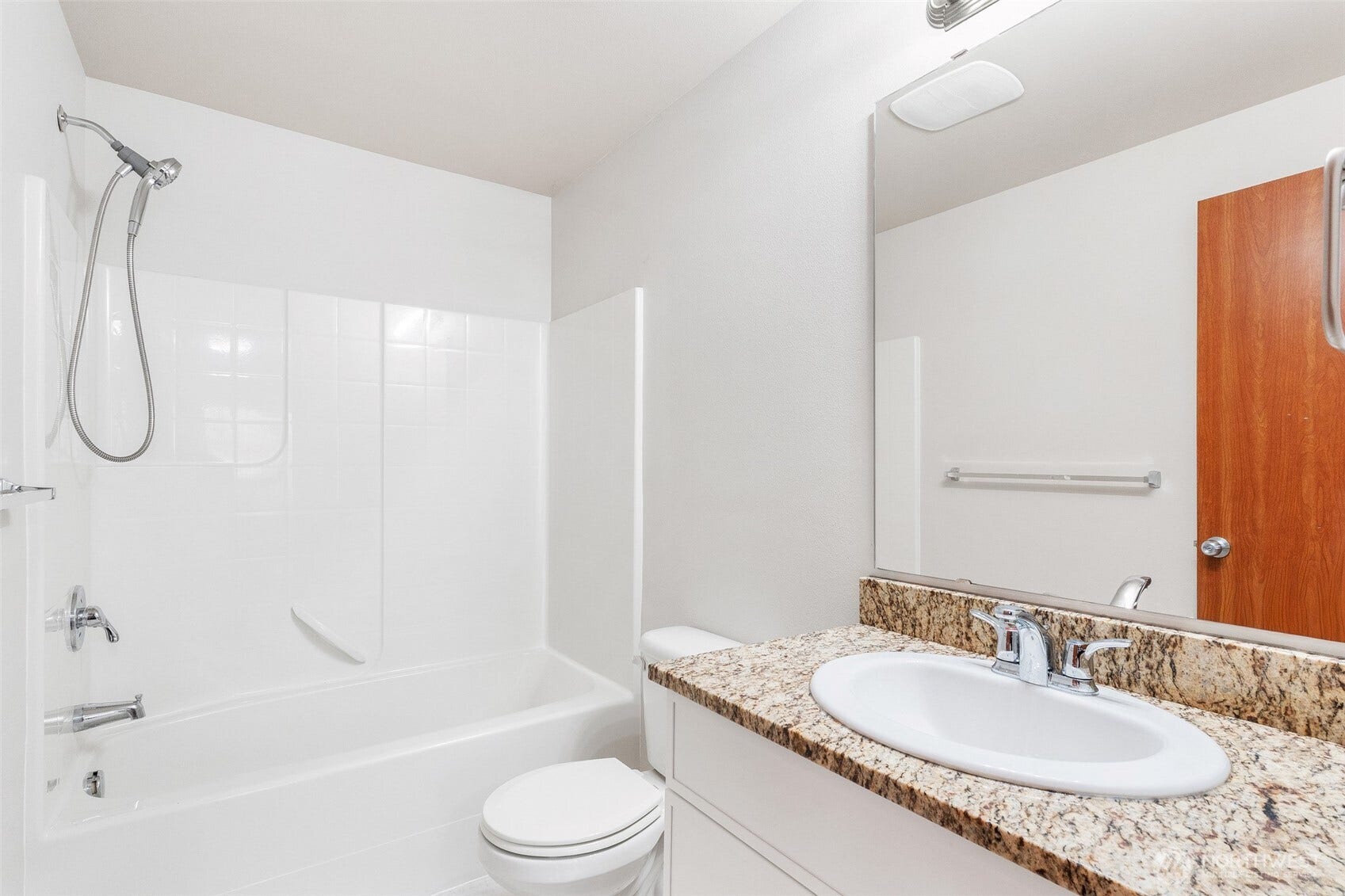 8209 42nd Place NE, Marysville, WA 98270 main hallway bathroom