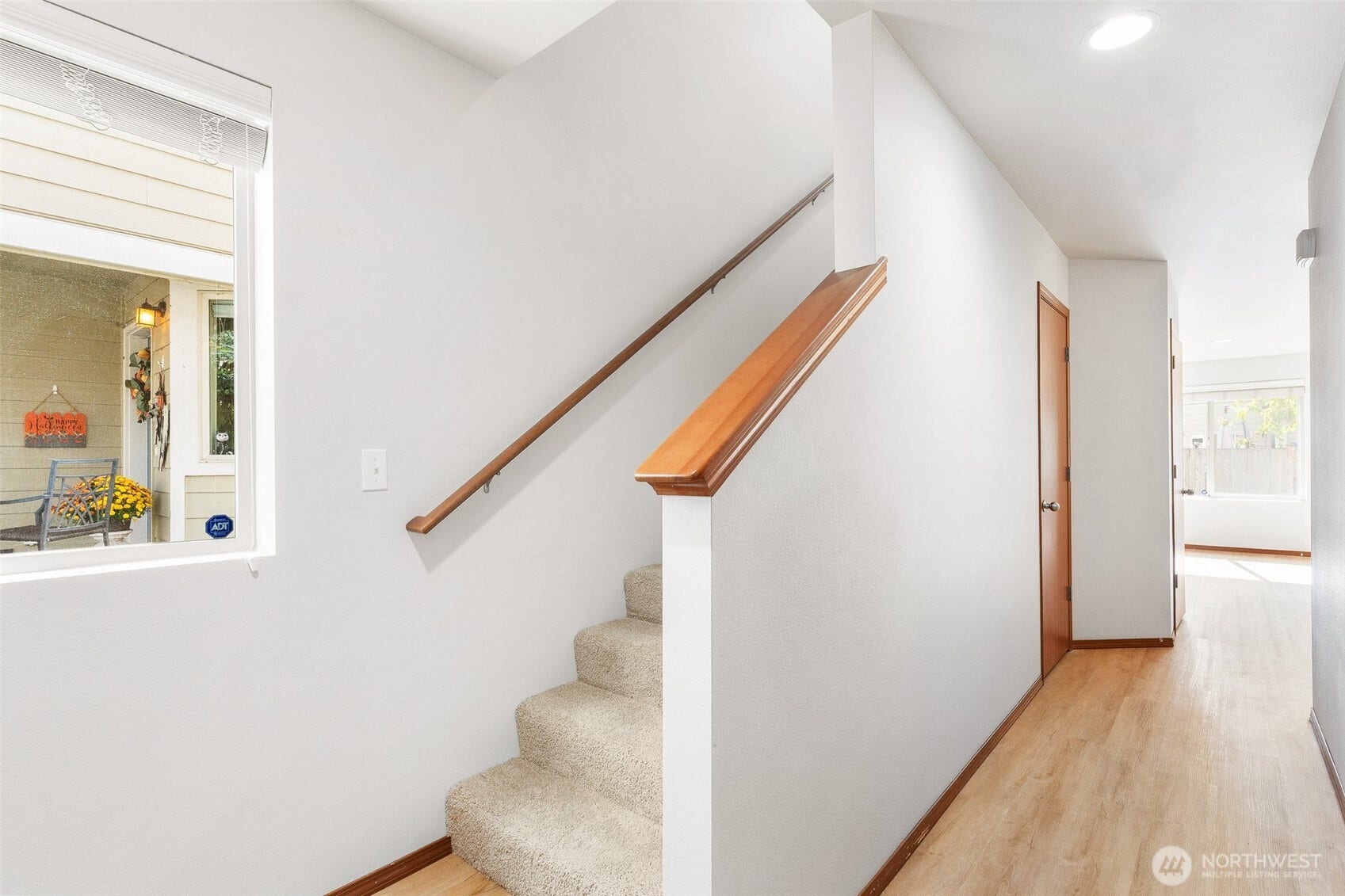 8209 42nd Place NE, Marysville, WA 98270 entryway/hallway