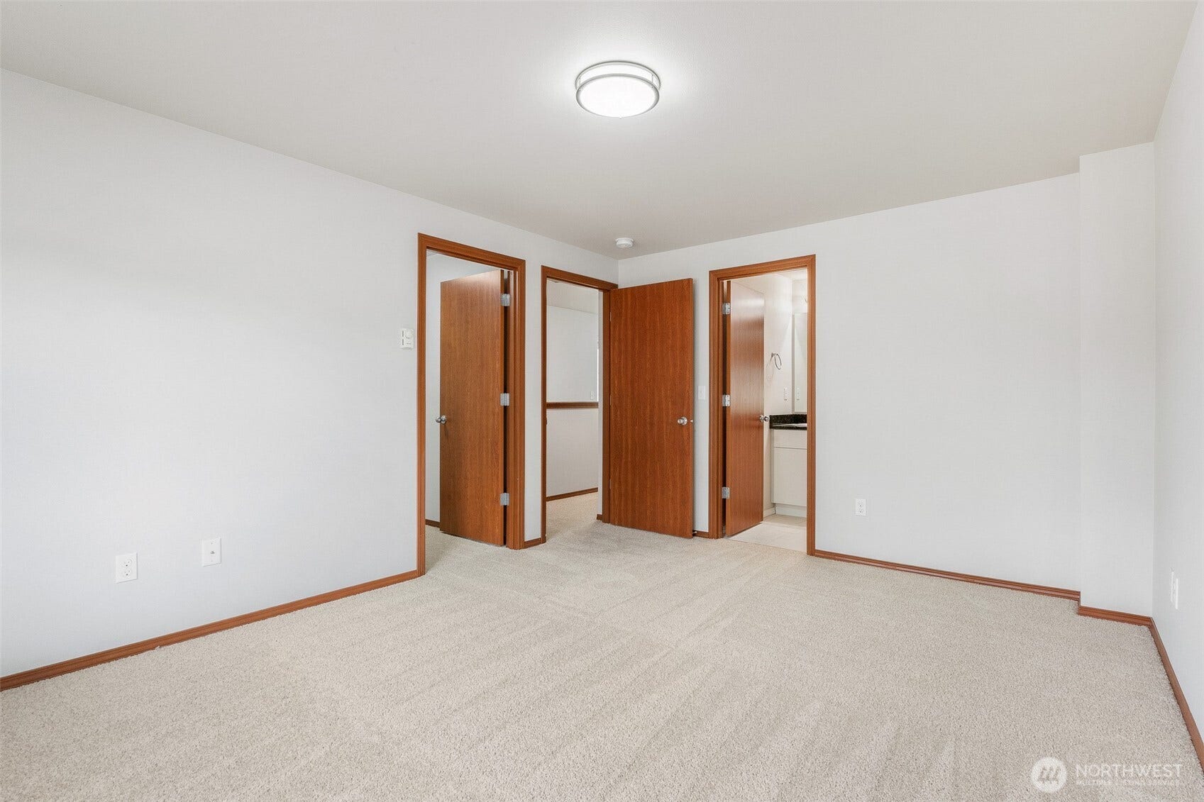 8209 42nd Place NE, Marysville, WA 98270 primary suite