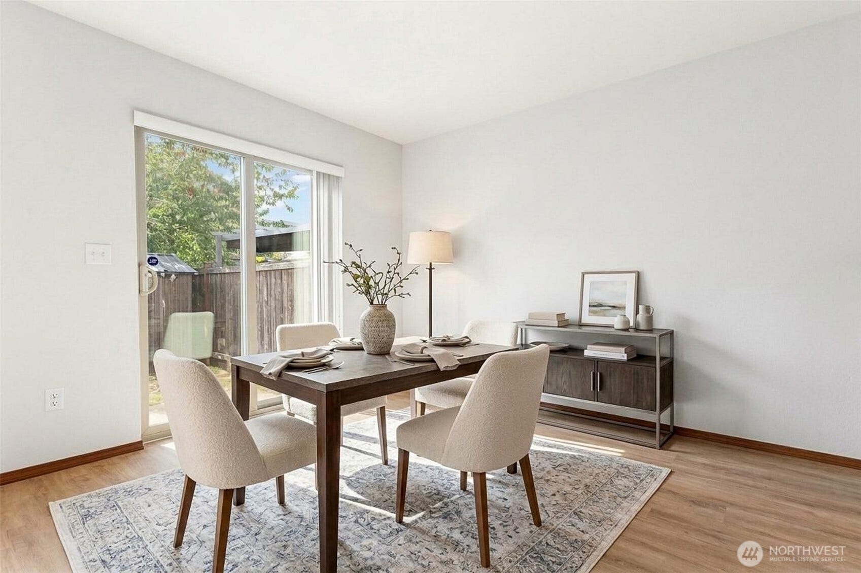 8209 42nd Place NE, Marysville, WA 98270 virtually staged dining room
