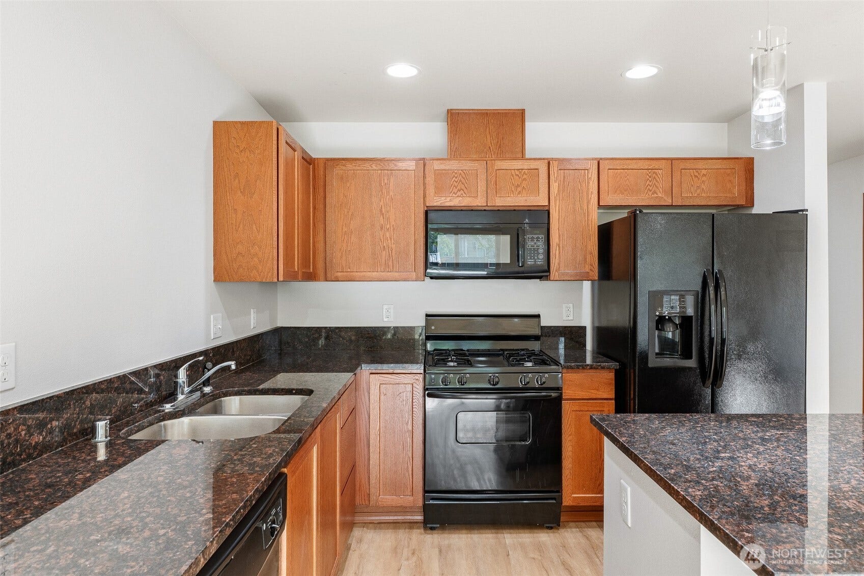 8209 42nd Place NE, Marysville, WA 98270 beautiful kitchen with granite countertops