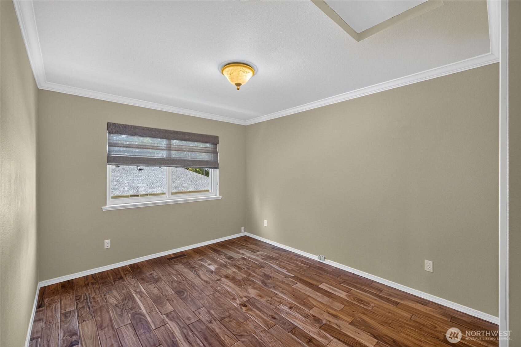 Upstairs bonus room has a closet.